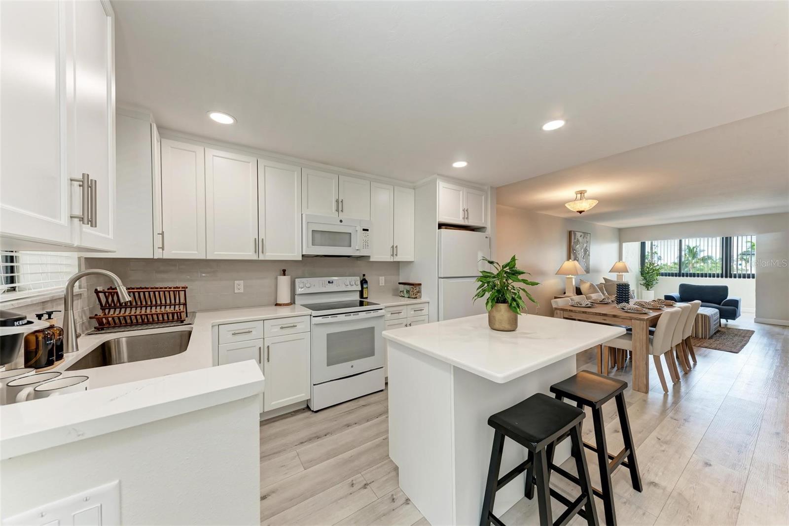 350 S POLK DR #303, SARASOTA, FL, 34236