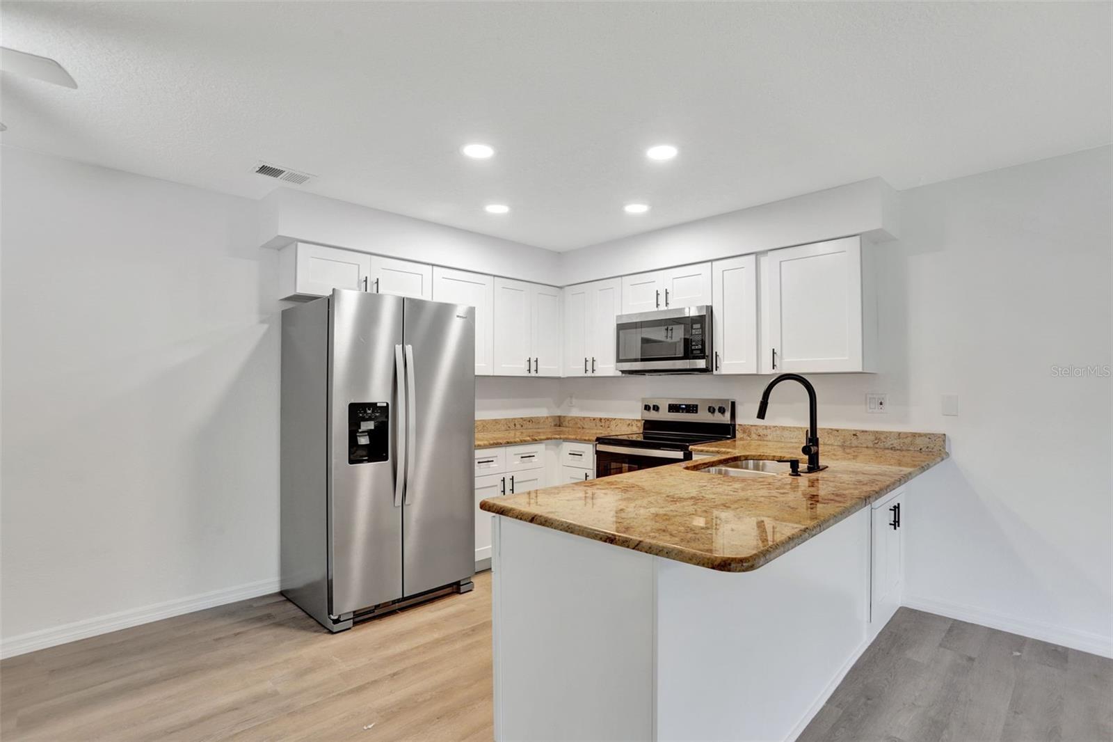 10420 VISTA DEL SOL CIR, CLERMONT, FL, 34711