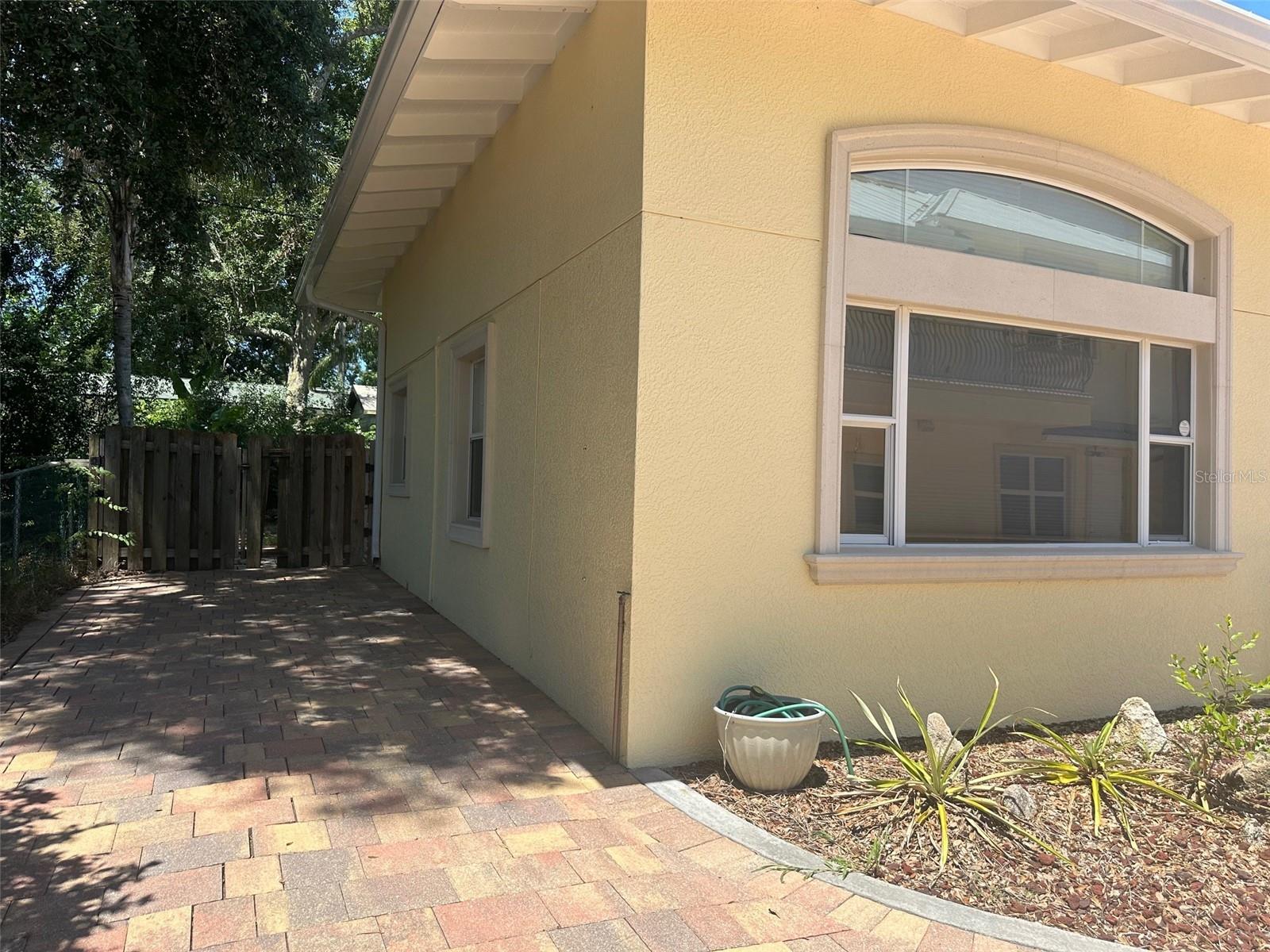 1613 N INDIAN RIVER DR, COCOA, FL, 32922