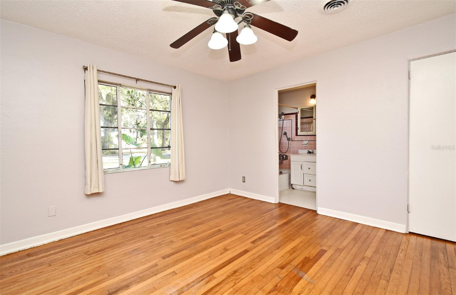 914 N THORNTON AVE, ORLANDO, FL, 32803