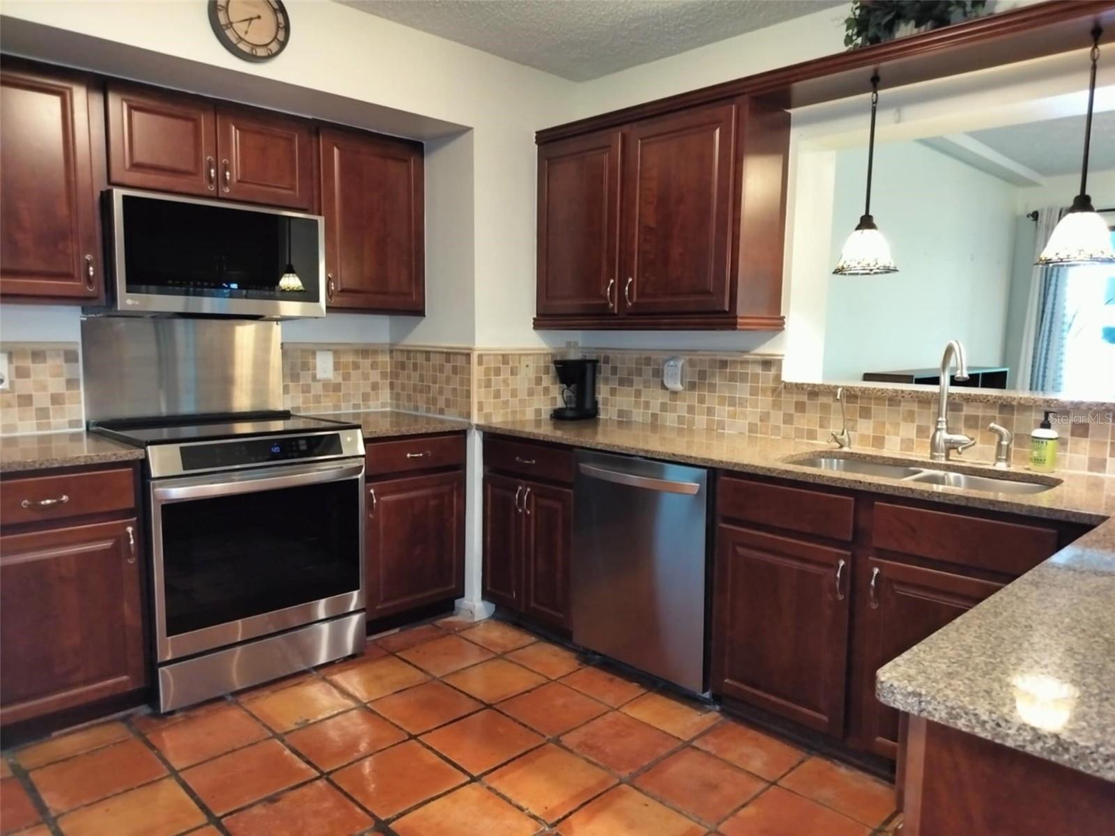 11568 W CLUBVIEW DR, HOMOSASSA, FL, 34448