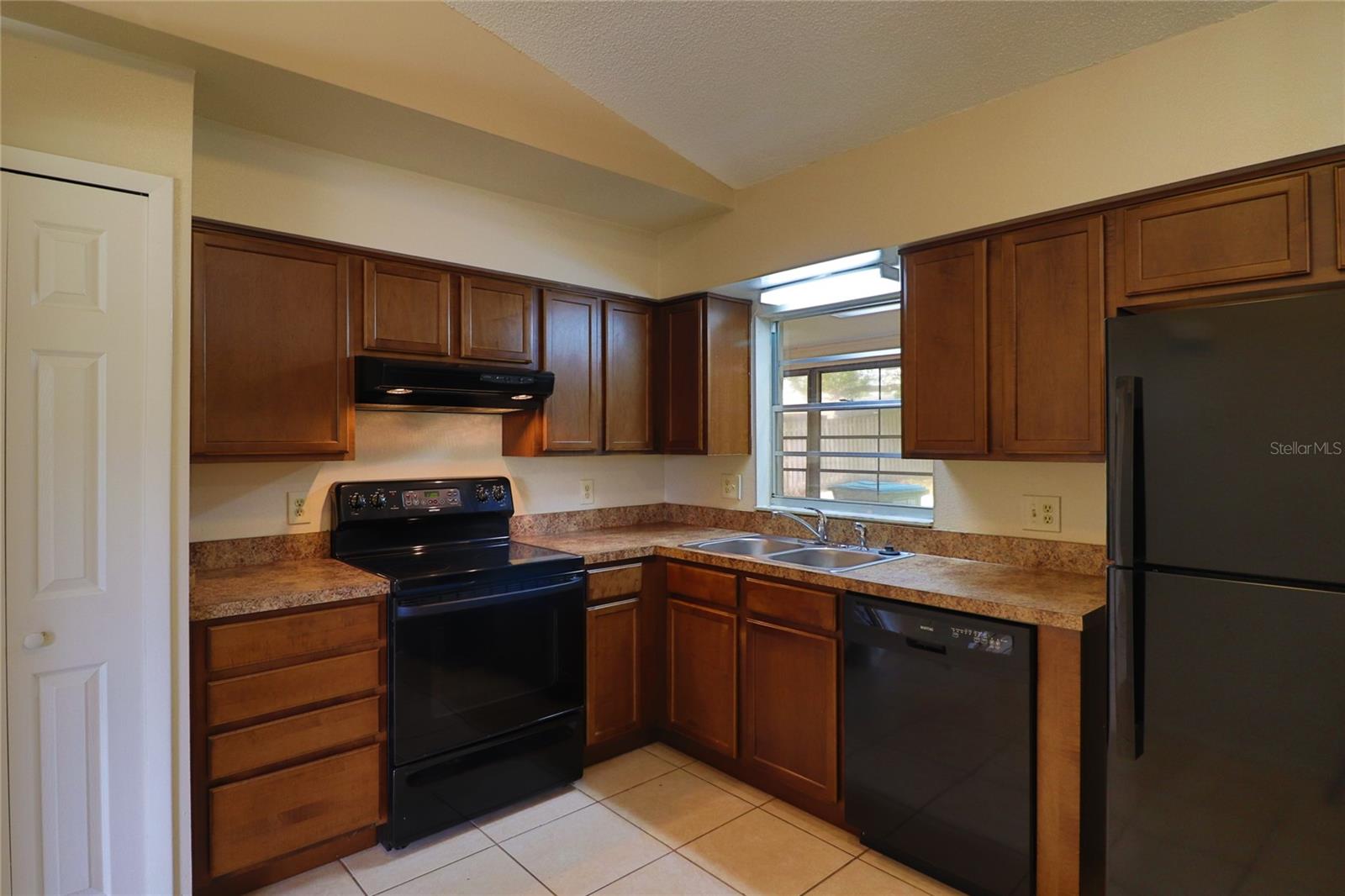 528 TRADEWINDS DR, DELTONA, FL, 32738
