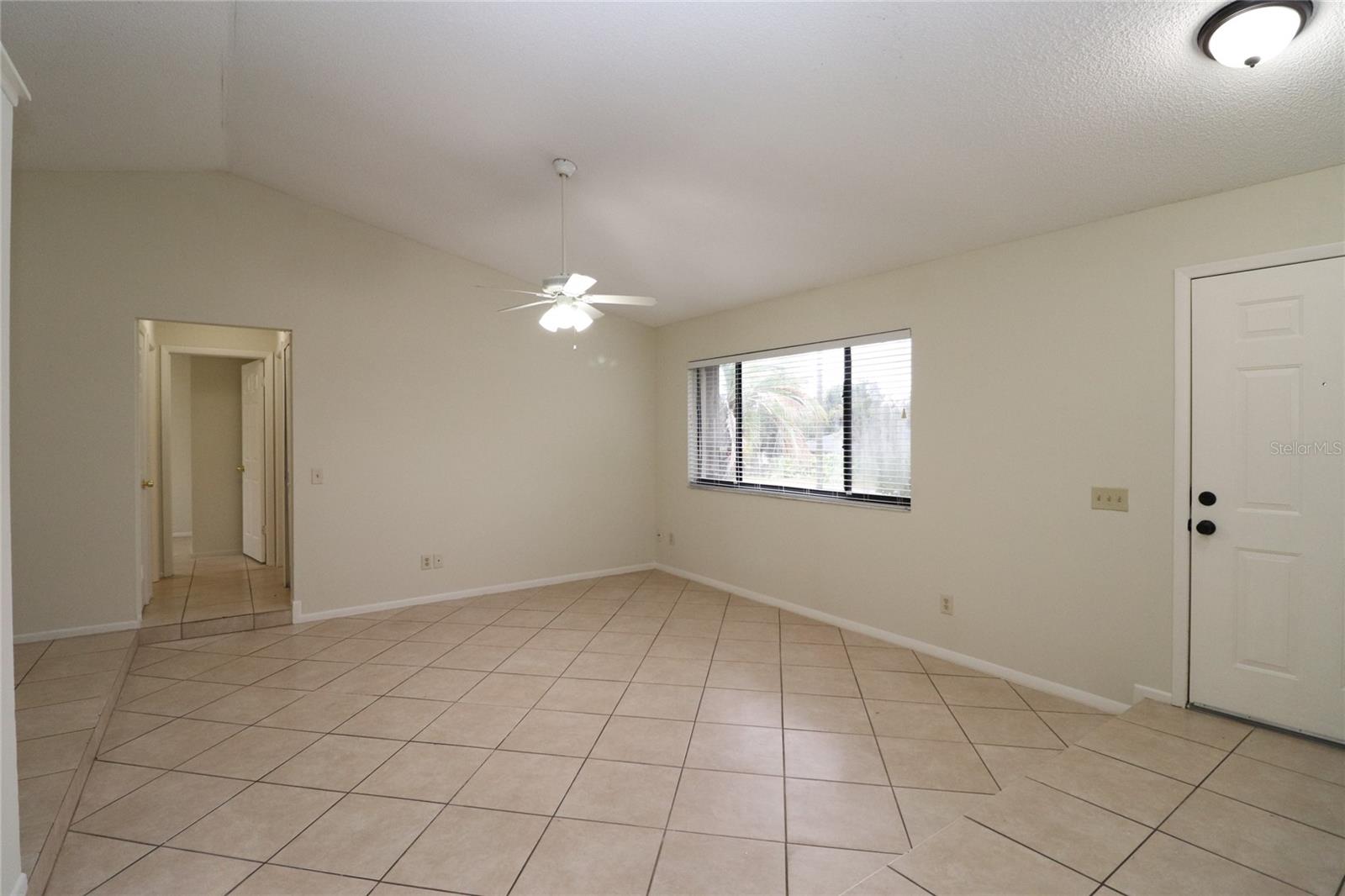 528 TRADEWINDS DR, DELTONA, FL, 32738