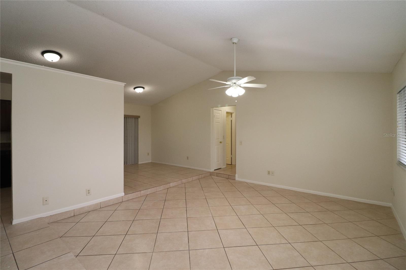 528 TRADEWINDS DR, DELTONA, FL, 32738