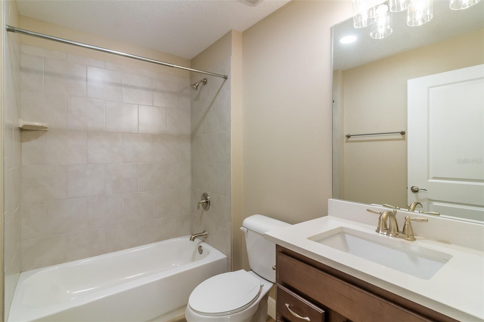 827 E CLIFFORD AVE, EUSTIS, FL, 32726