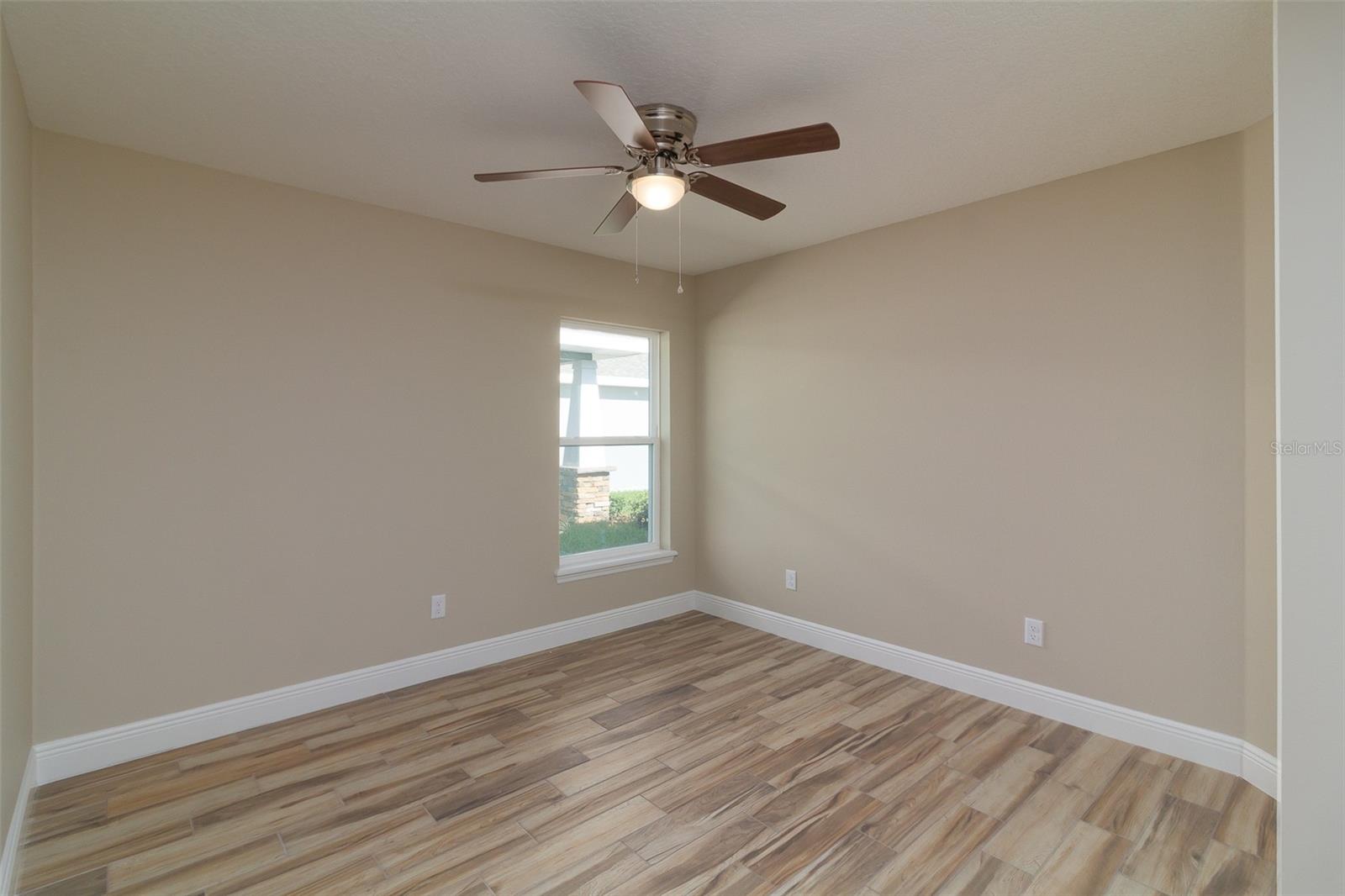 827 E CLIFFORD AVE, EUSTIS, FL, 32726