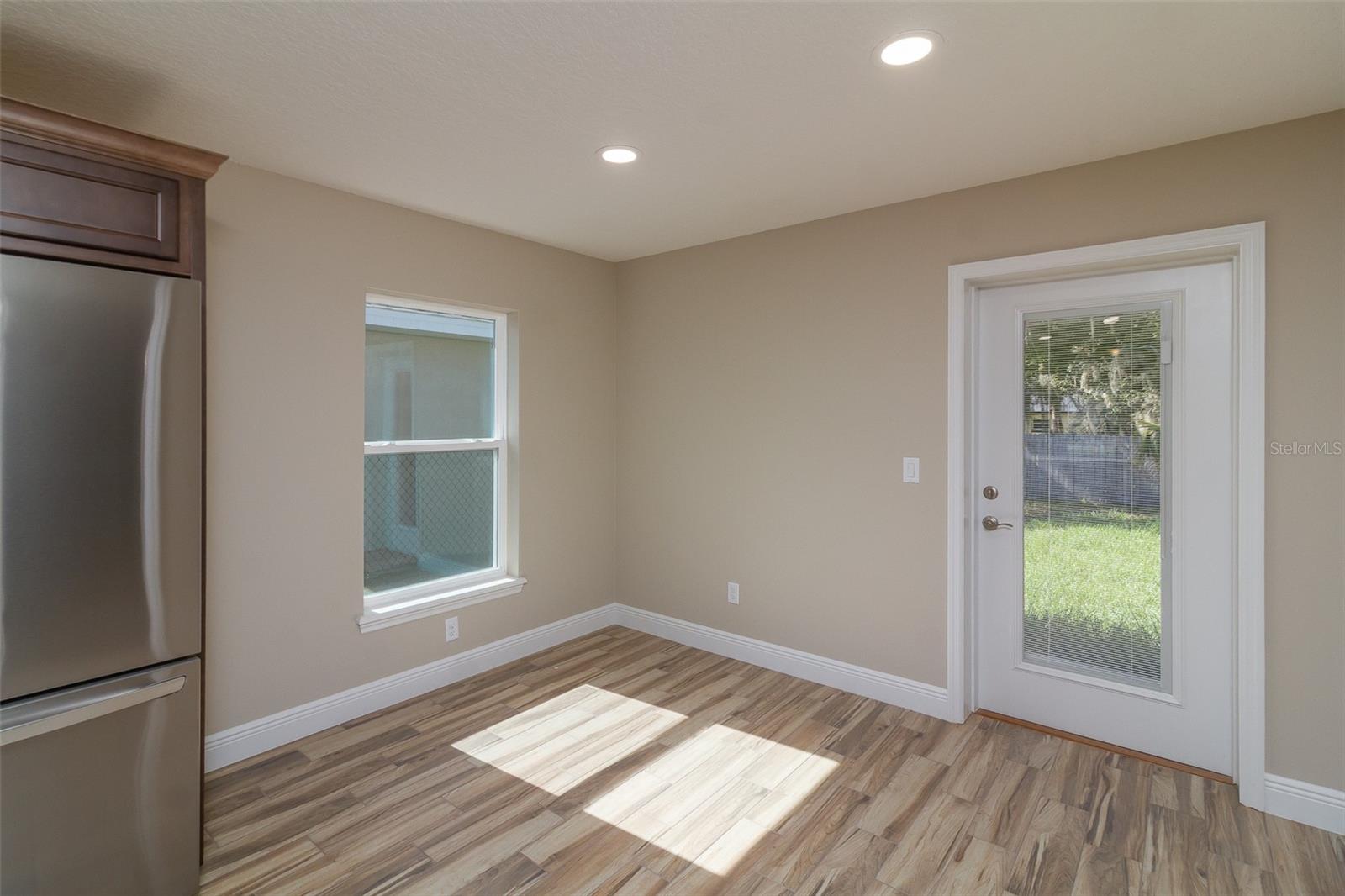 827 E CLIFFORD AVE, EUSTIS, FL, 32726