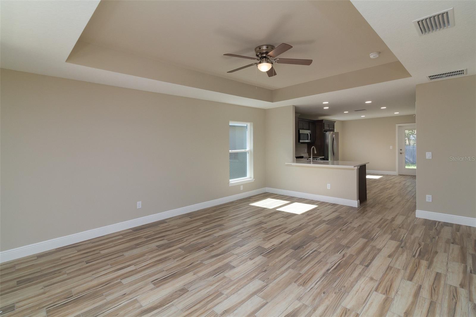 827 E CLIFFORD AVE, EUSTIS, FL, 32726