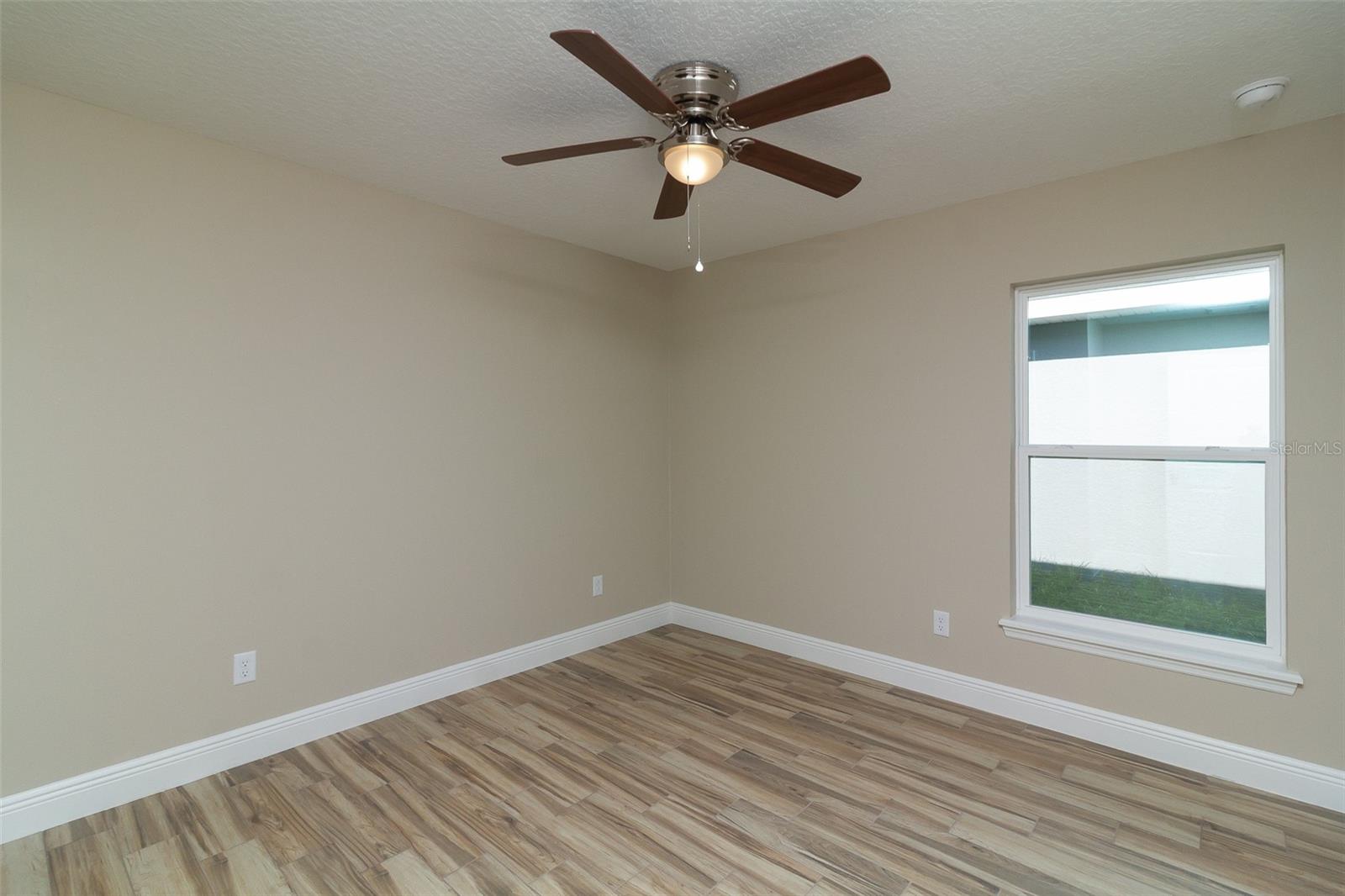 827 E CLIFFORD AVE, EUSTIS, FL, 32726