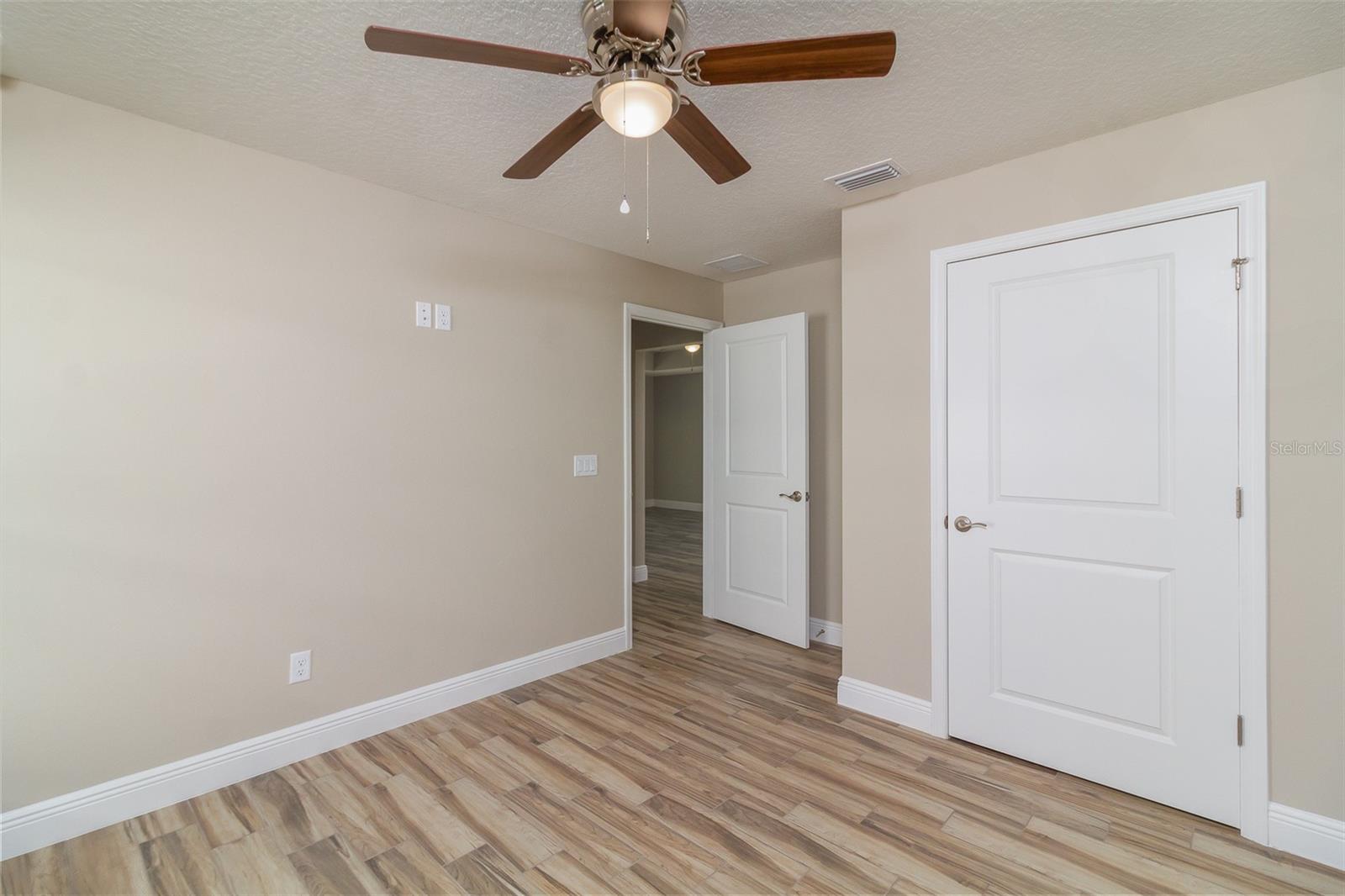 827 E CLIFFORD AVE, EUSTIS, FL, 32726