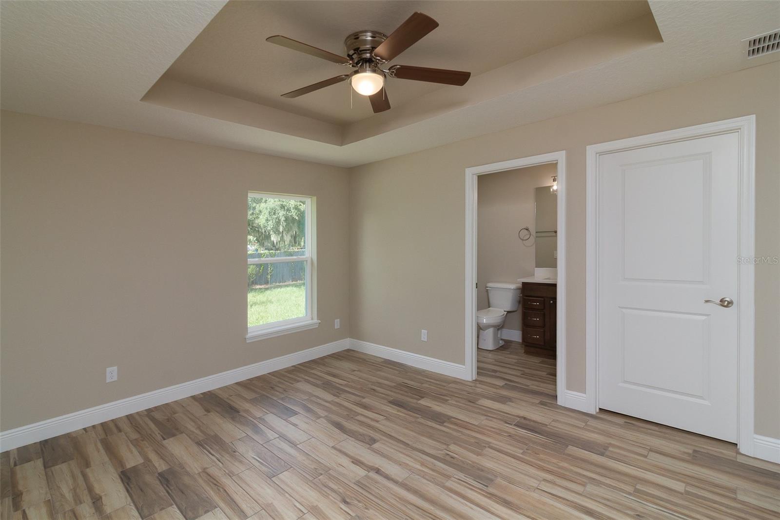 827 E CLIFFORD AVE, EUSTIS, FL, 32726