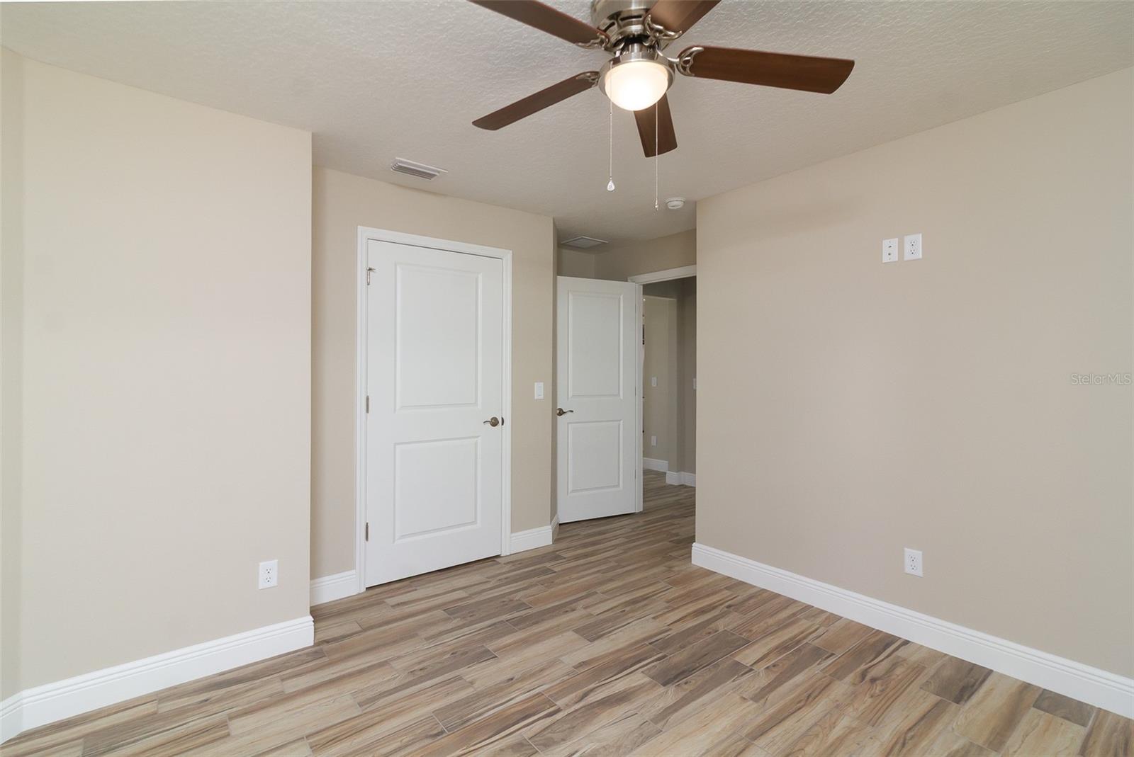 827 E CLIFFORD AVE, EUSTIS, FL, 32726