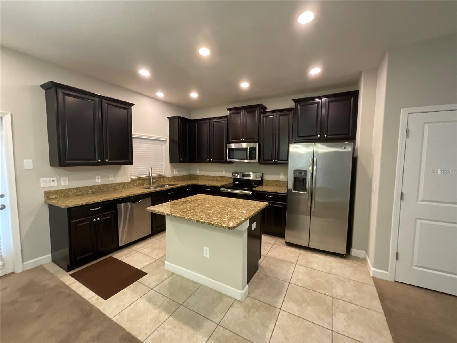 28489 TRANQUIL LAKE CIR, WESLEY CHAPEL, FL, 33543