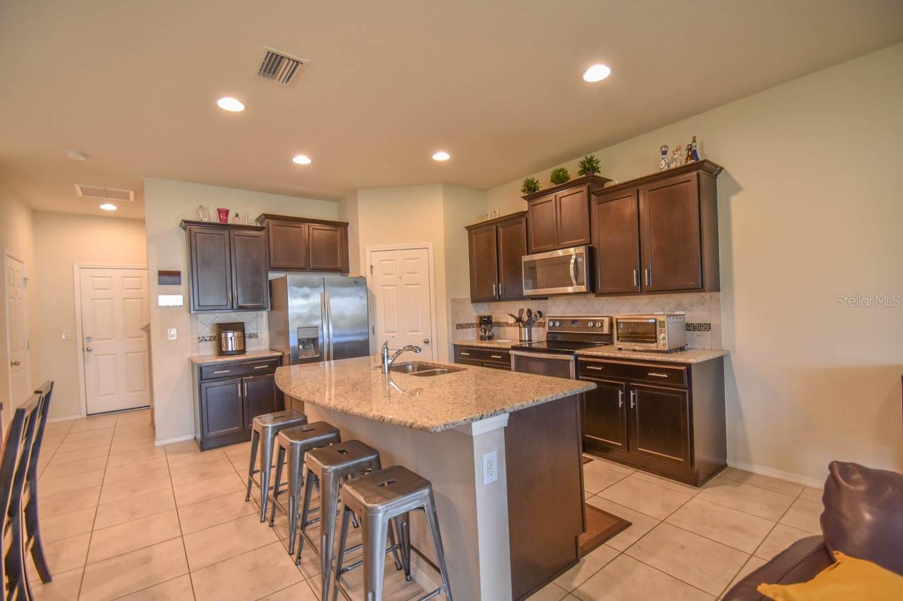 4762 WHITE SANDERLING CT, TAMPA, FL, 33619