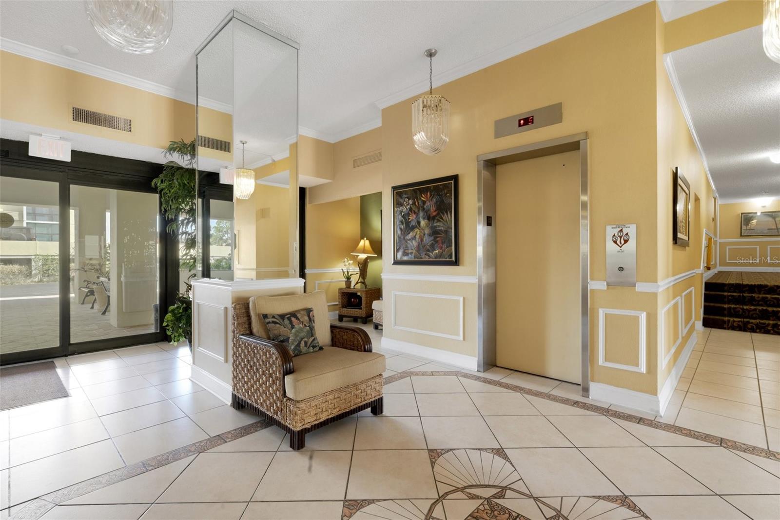 800 S GULFVIEW BLVD #101, CLEARWATER BEACH, FL, 33767