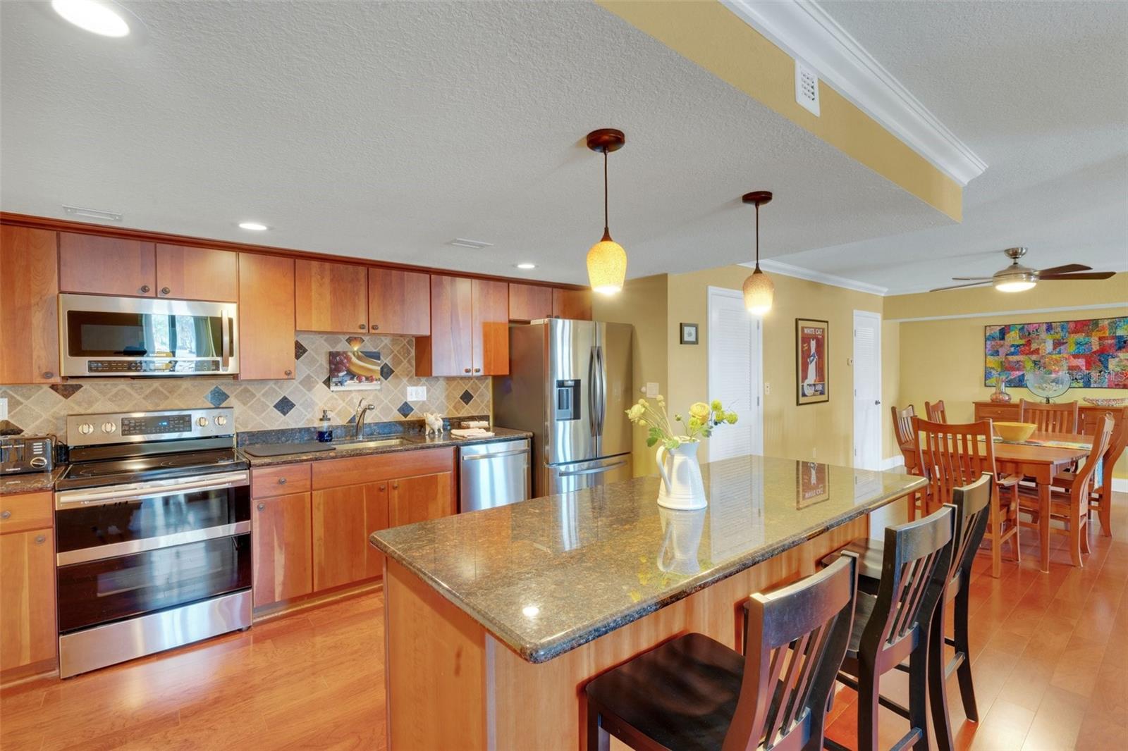 800 S GULFVIEW BLVD #101, CLEARWATER BEACH, FL, 33767