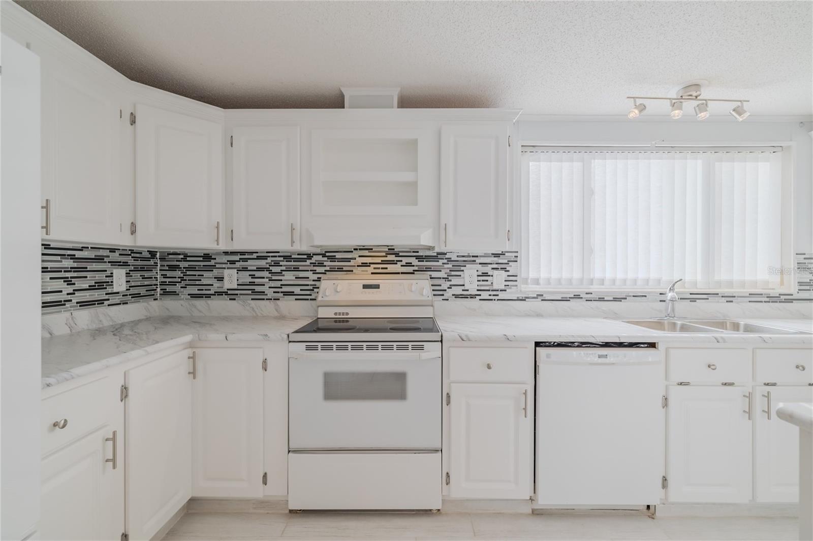 513 PORTSIDE LN, EDGEWATER, FL, 32141