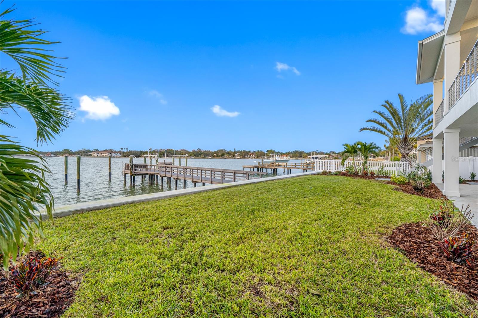 7899 CAUSEWAY BLVD N, ST PETERSBURG, FL, 33707