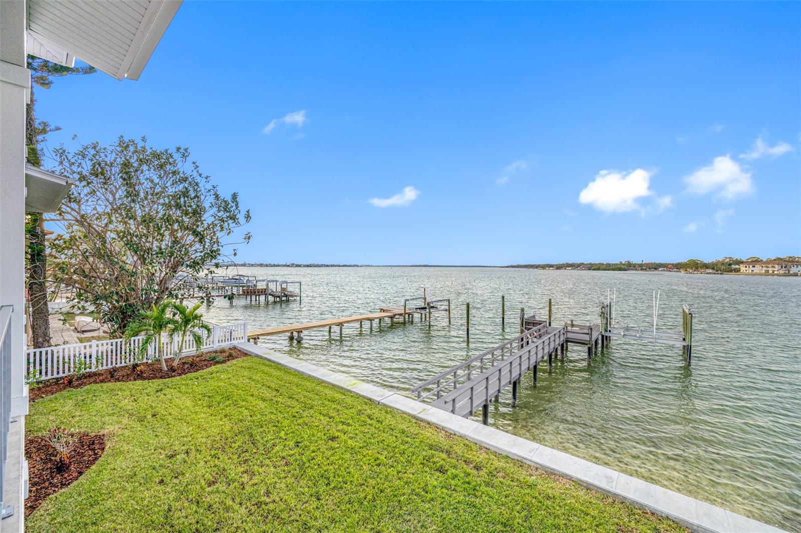 7899 CAUSEWAY BLVD N, ST PETERSBURG, FL, 33707