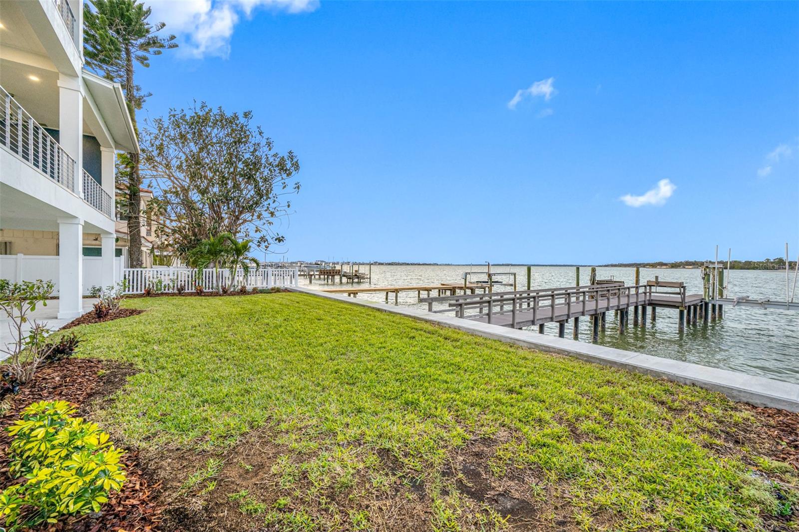 7899 CAUSEWAY BLVD N, ST PETERSBURG, FL, 33707