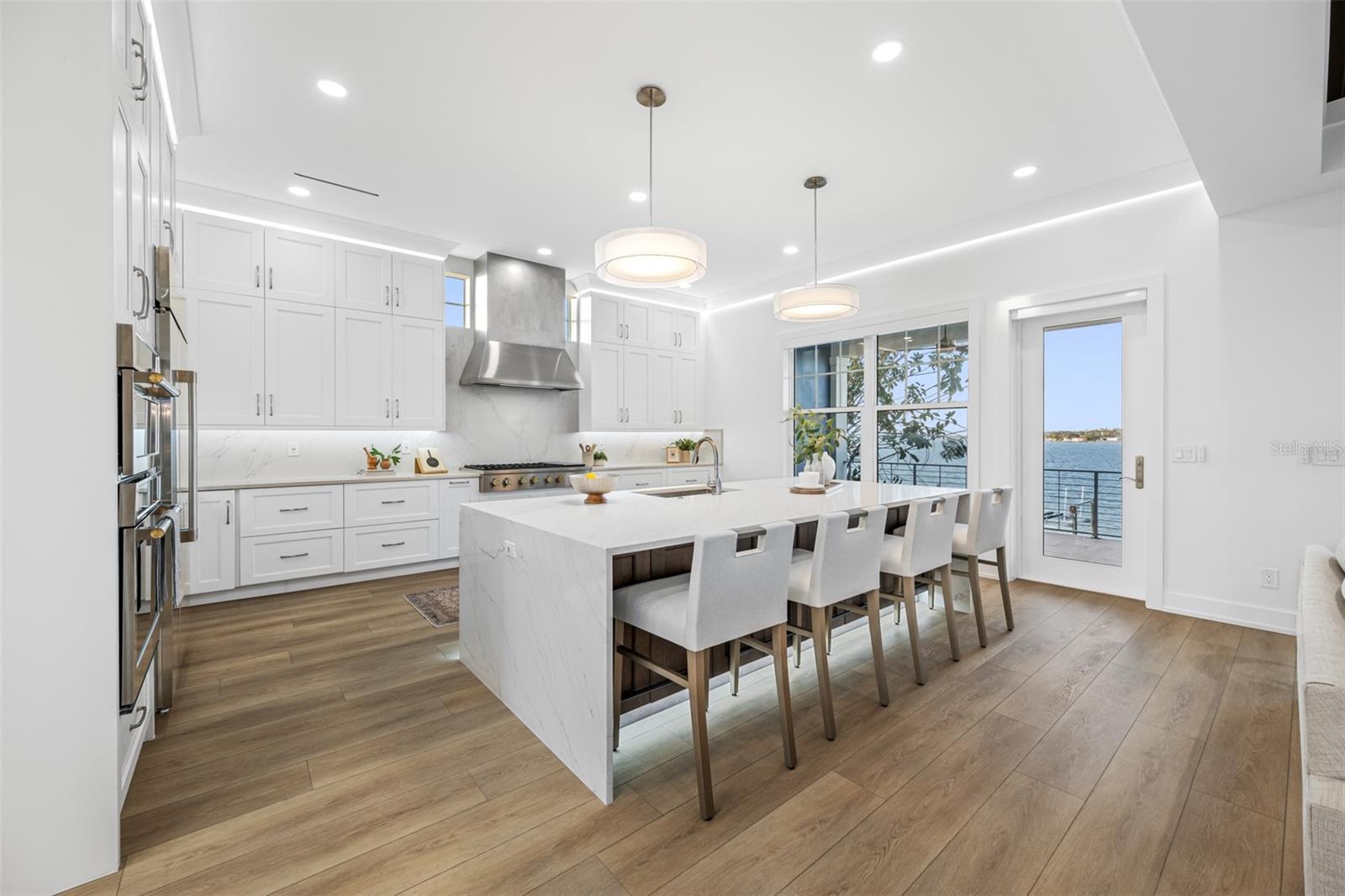 7899 CAUSEWAY BLVD N, ST PETERSBURG, FL, 33707