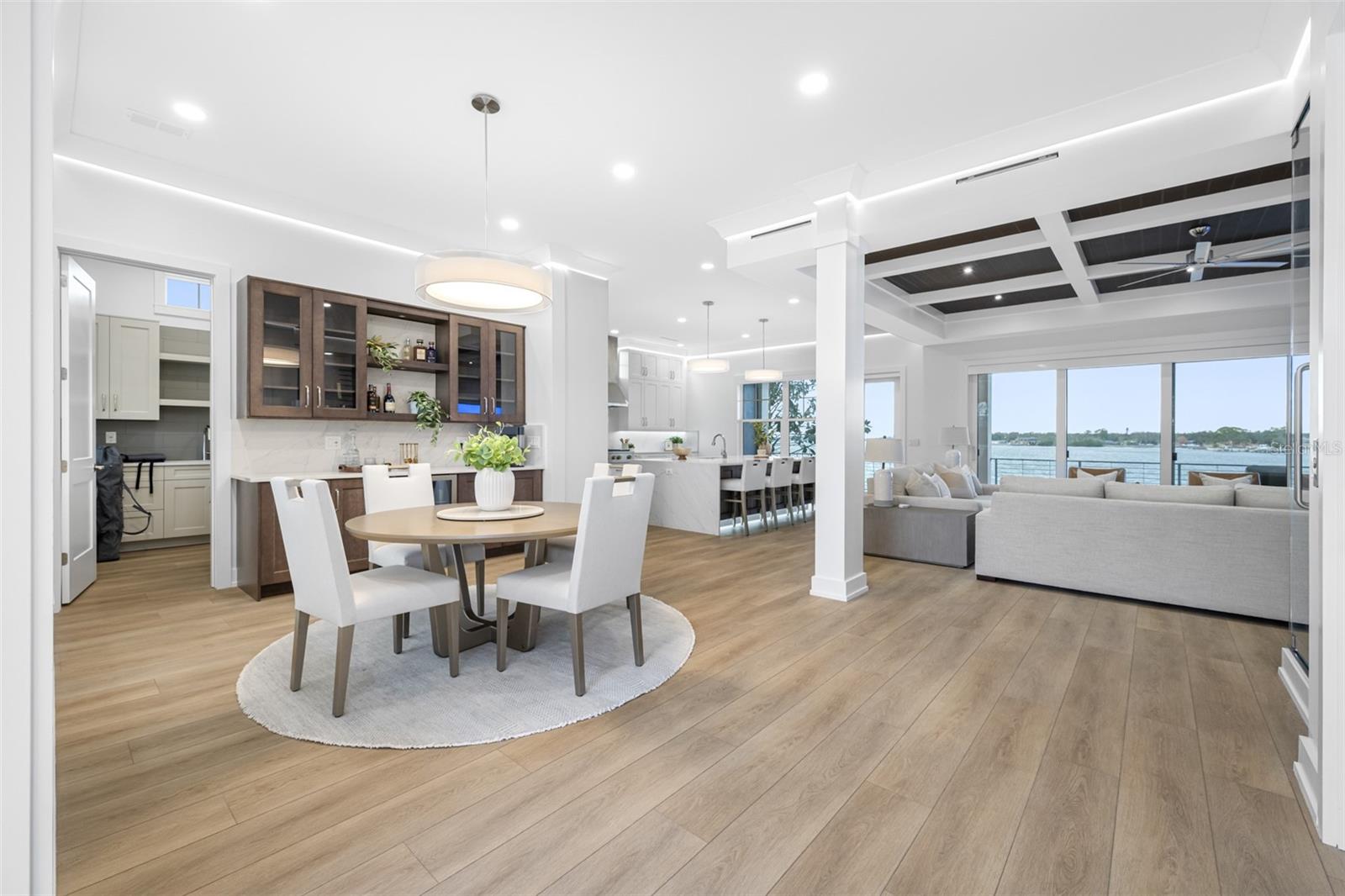 7899 CAUSEWAY BLVD N, ST PETERSBURG, FL, 33707