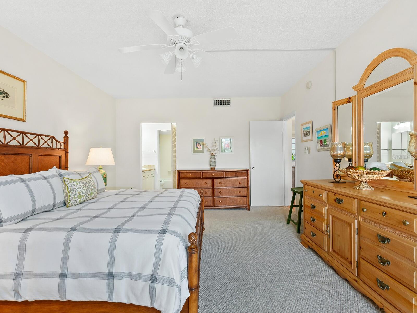 3240 GULF OF MEXICO DR #B104, LONGBOAT KEY, FL, 34228