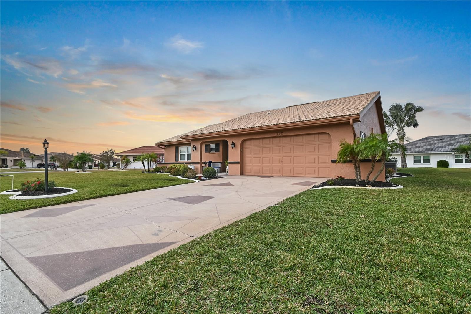 1809 WOLF LAUREL DR, SUN CITY CENTER, FL, 33573