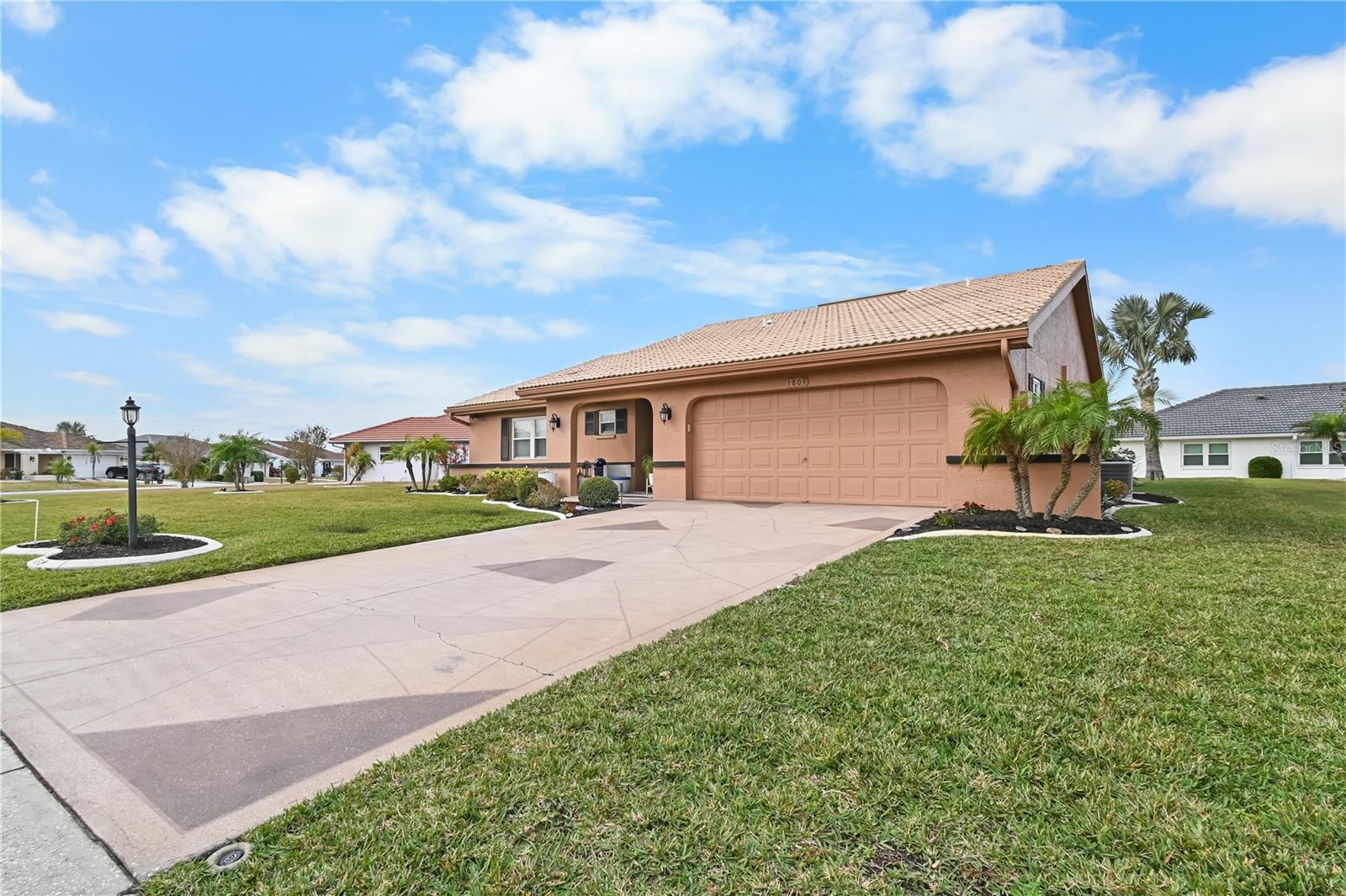 1809 WOLF LAUREL DR, SUN CITY CENTER, FL, 33573