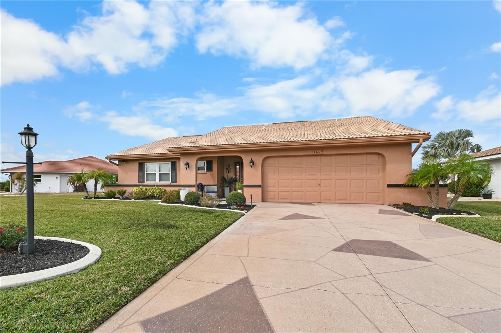 1809 WOLF LAUREL DR, SUN CITY CENTER, FL, 33573