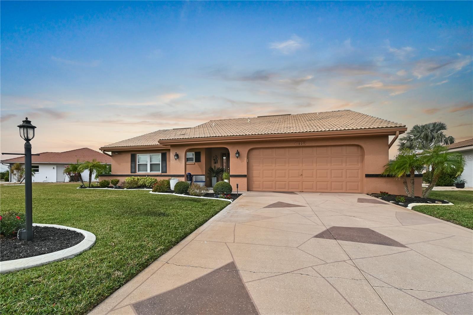 1809 WOLF LAUREL DR, SUN CITY CENTER, FL, 33573