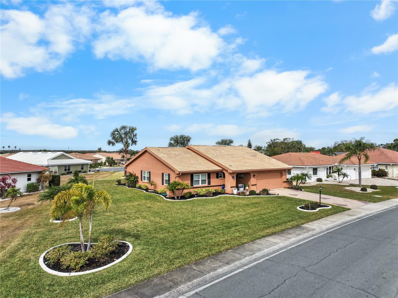 1809 WOLF LAUREL DR, SUN CITY CENTER, FL, 33573