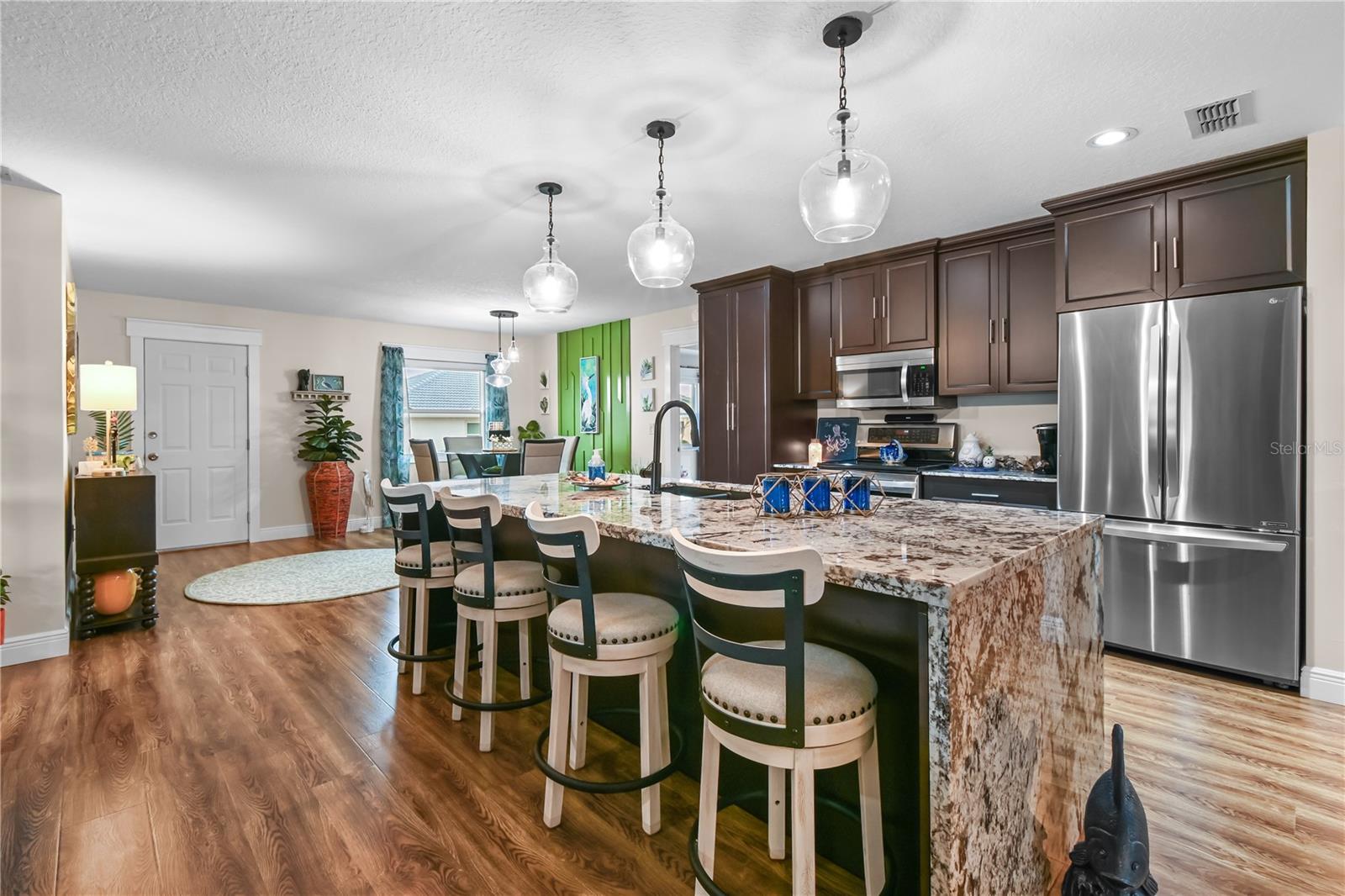 1809 WOLF LAUREL DR, SUN CITY CENTER, FL, 33573