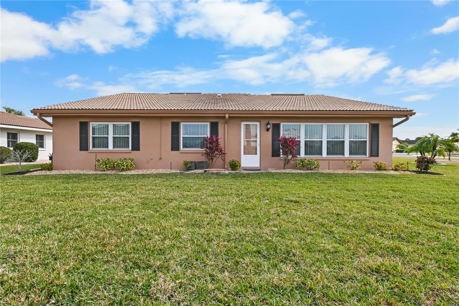 1809 WOLF LAUREL DR, SUN CITY CENTER, FL, 33573