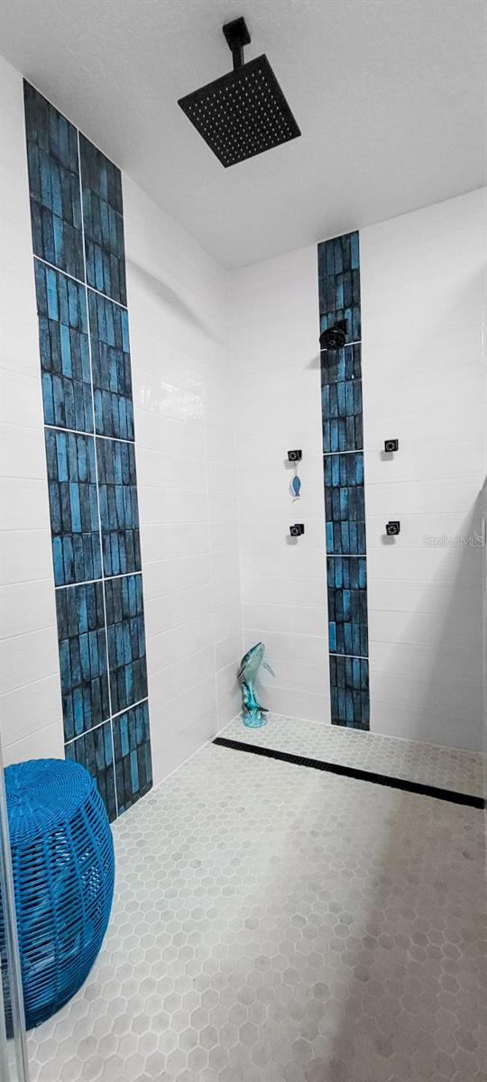 1809 WOLF LAUREL DR, SUN CITY CENTER, FL, 33573
