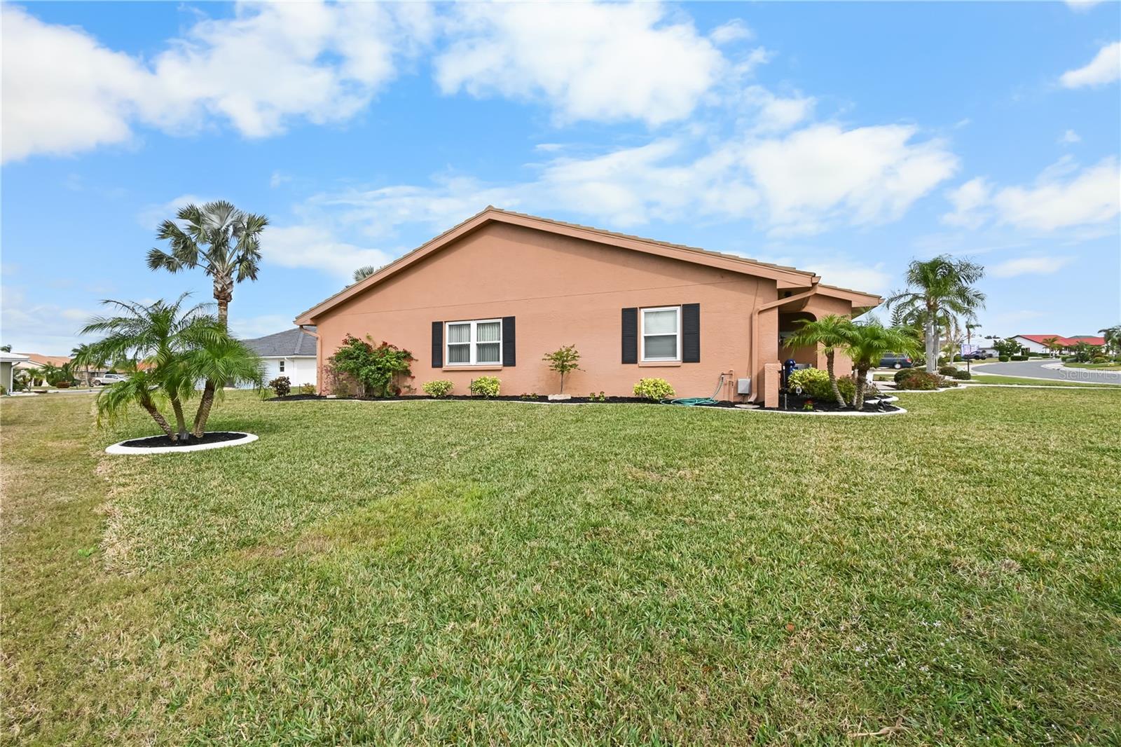 1809 WOLF LAUREL DR, SUN CITY CENTER, FL, 33573