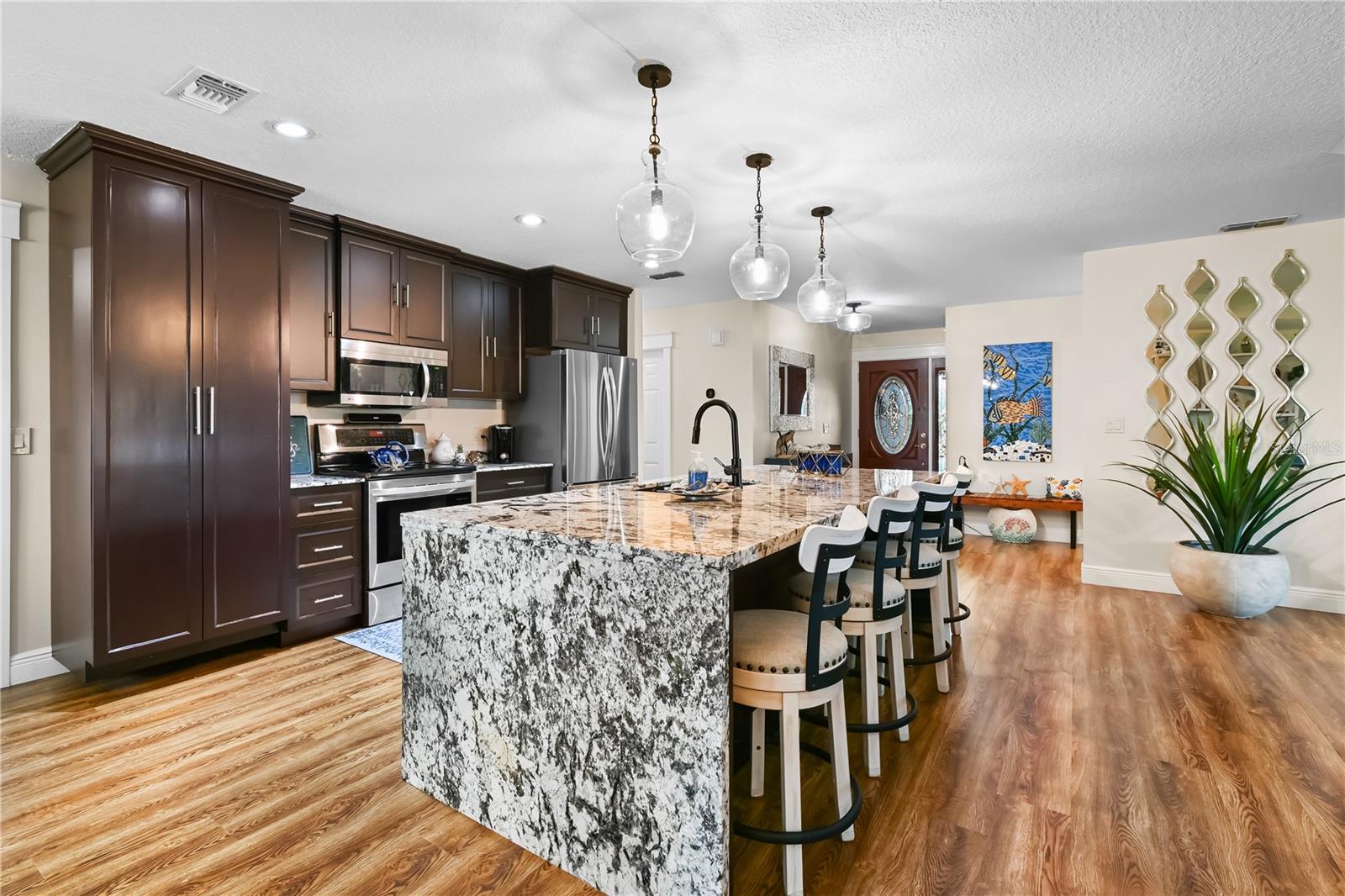 1809 WOLF LAUREL DR, SUN CITY CENTER, FL, 33573