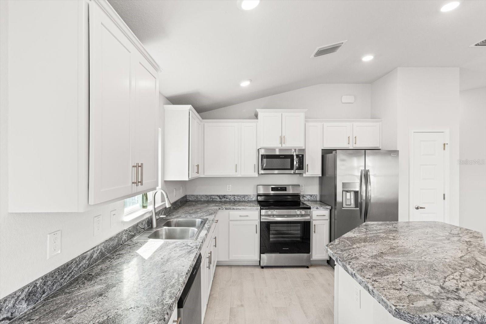 353 W REXFORD DR, BEVERLY HILLS, FL, 34465