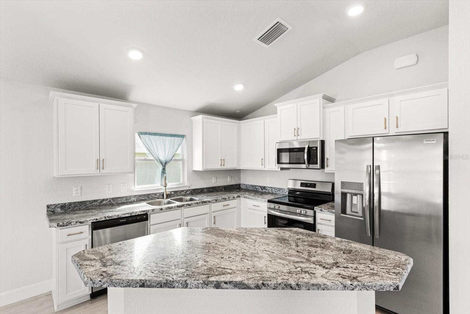 353 W REXFORD DR, BEVERLY HILLS, FL, 34465