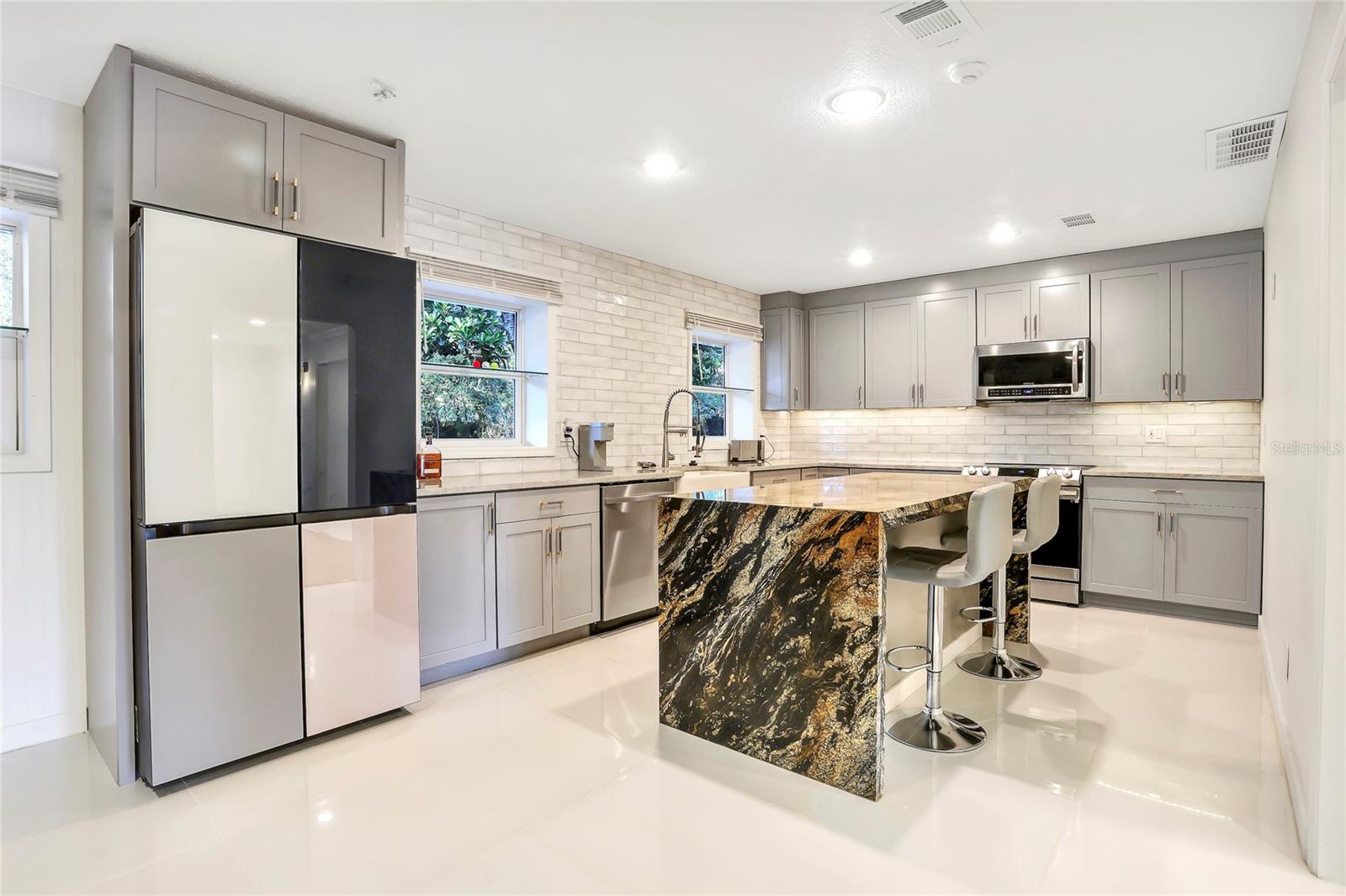 3645 MIRROR LAKE DR, APOPKA, FL, 32703