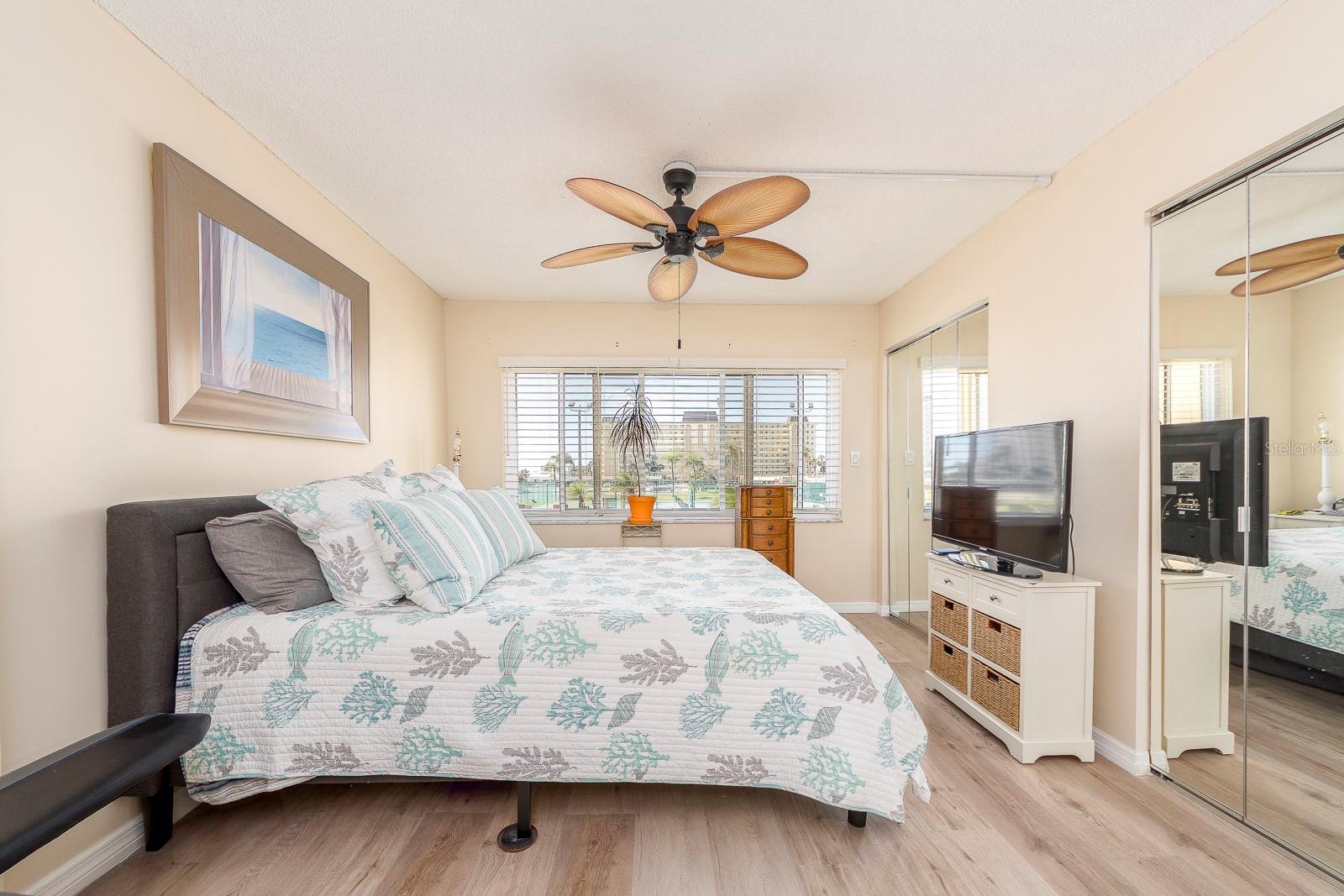 4650 COVE CIR #207, ST PETERSBURG, FL, 33708