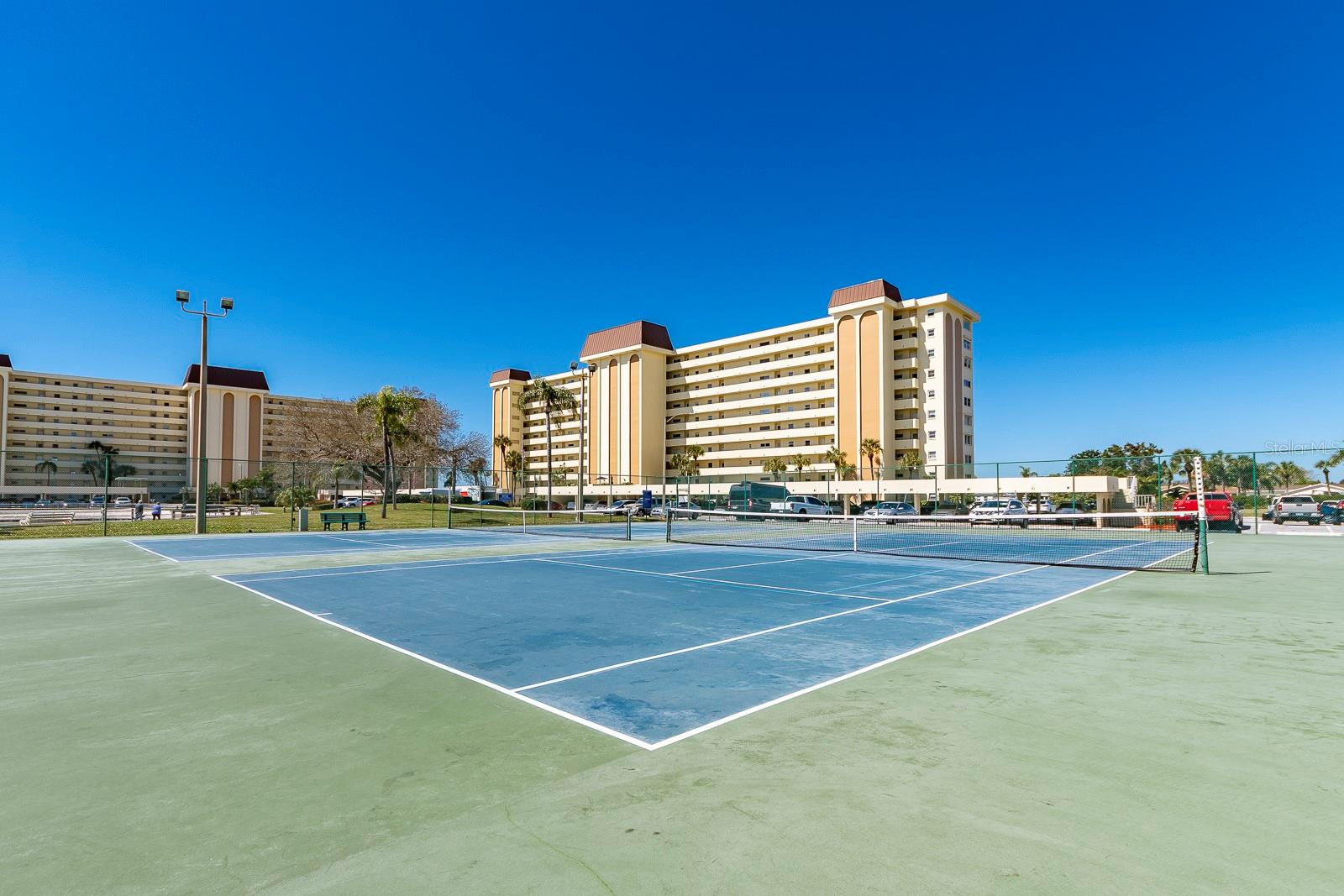4650 COVE CIR #207, ST PETERSBURG, FL, 33708