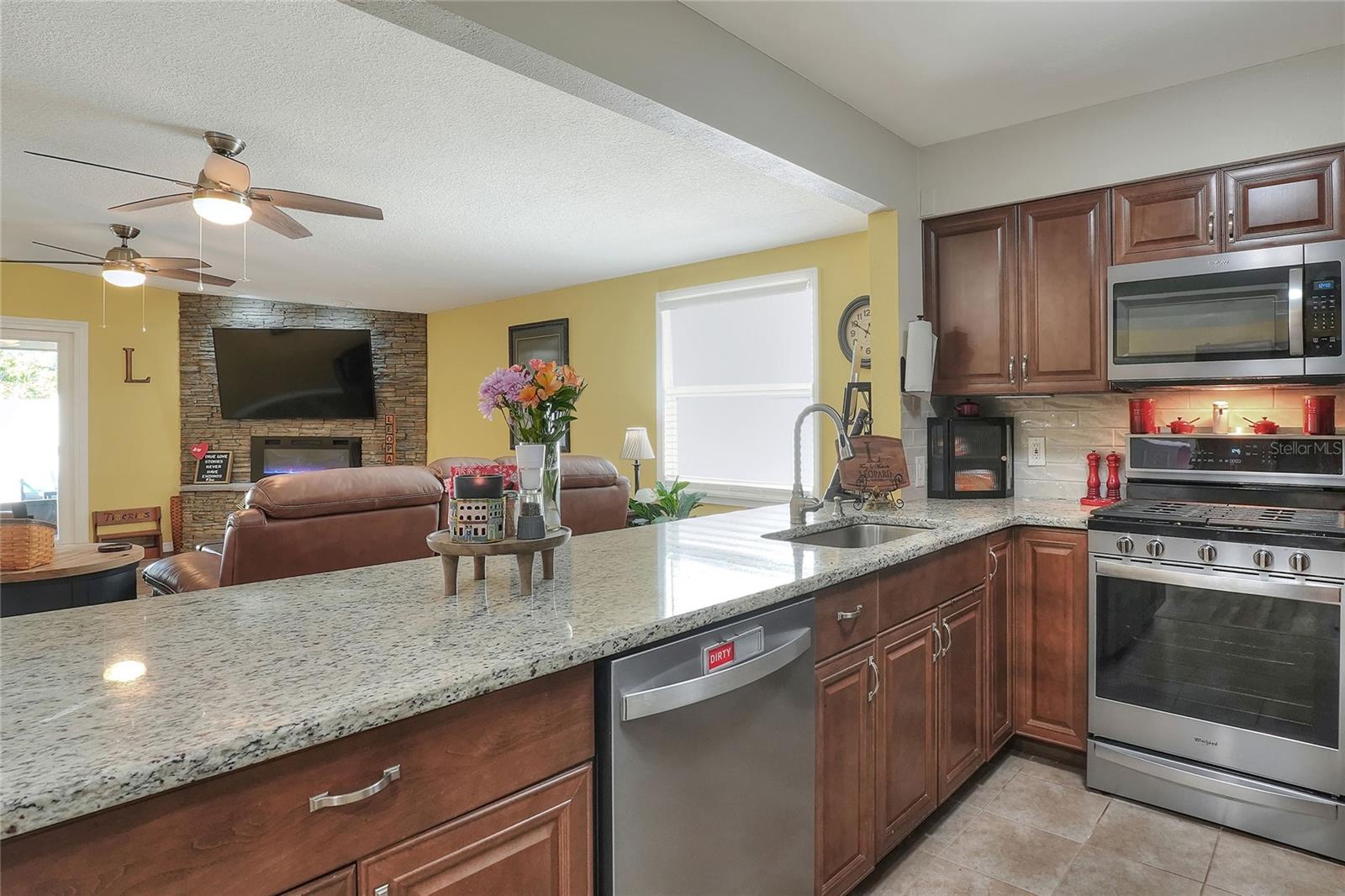 107 LAS FLORES, WINTER HAVEN, FL, 33884