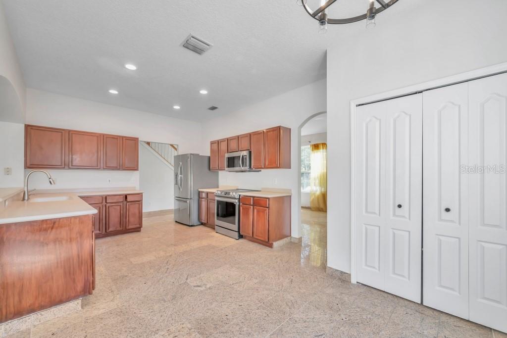 1542 MCCREA DR, LUTZ, FL, 33549