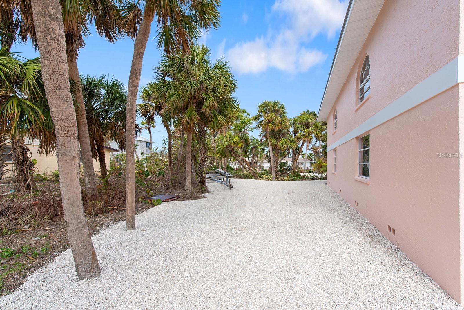 2805 N BEACH RD #B, ENGLEWOOD, FL, 34223
