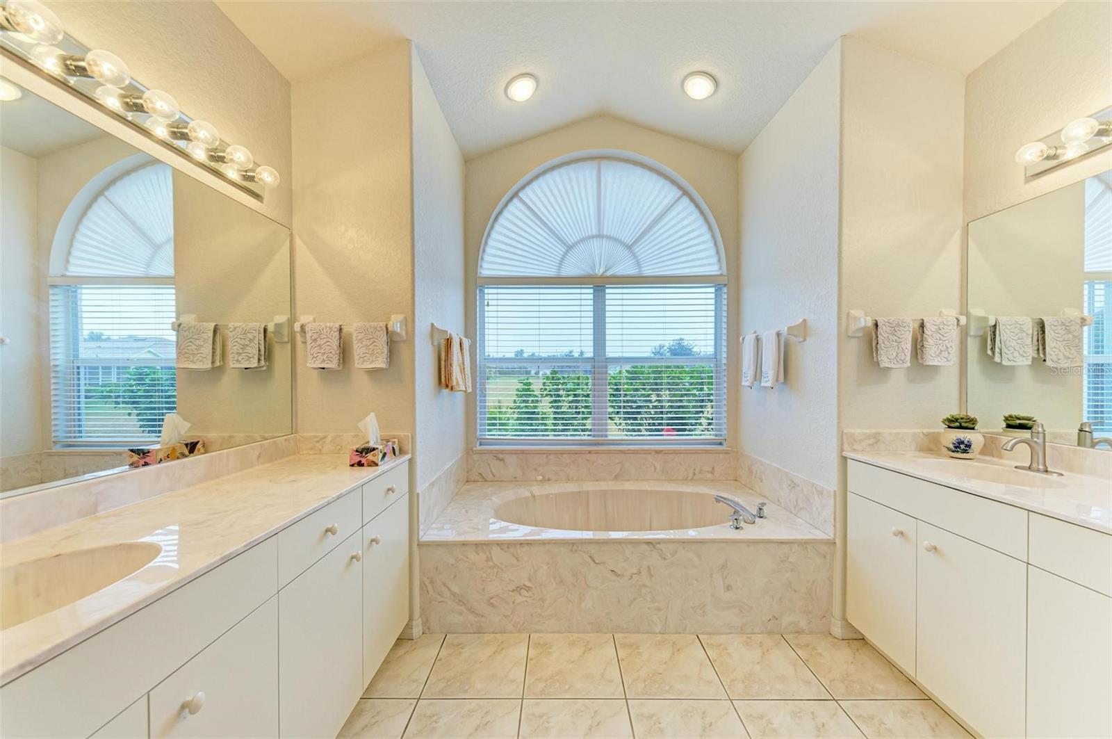 232 VENICE PALMS BLVD, VENICE, FL, 34292