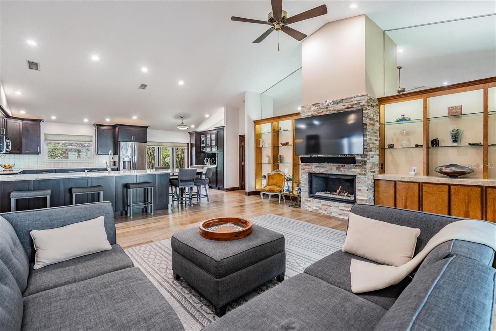 314 SHORE DR E, OLDSMAR, FL, 34677