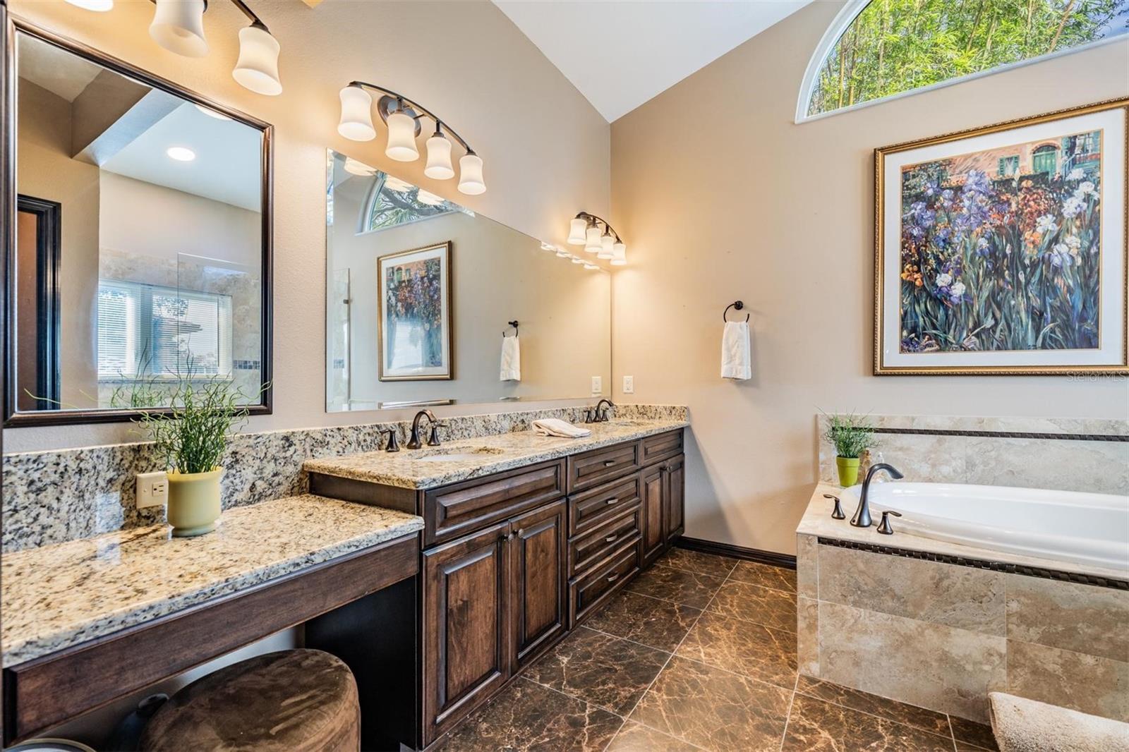 314 SHORE DR E, OLDSMAR, FL, 34677