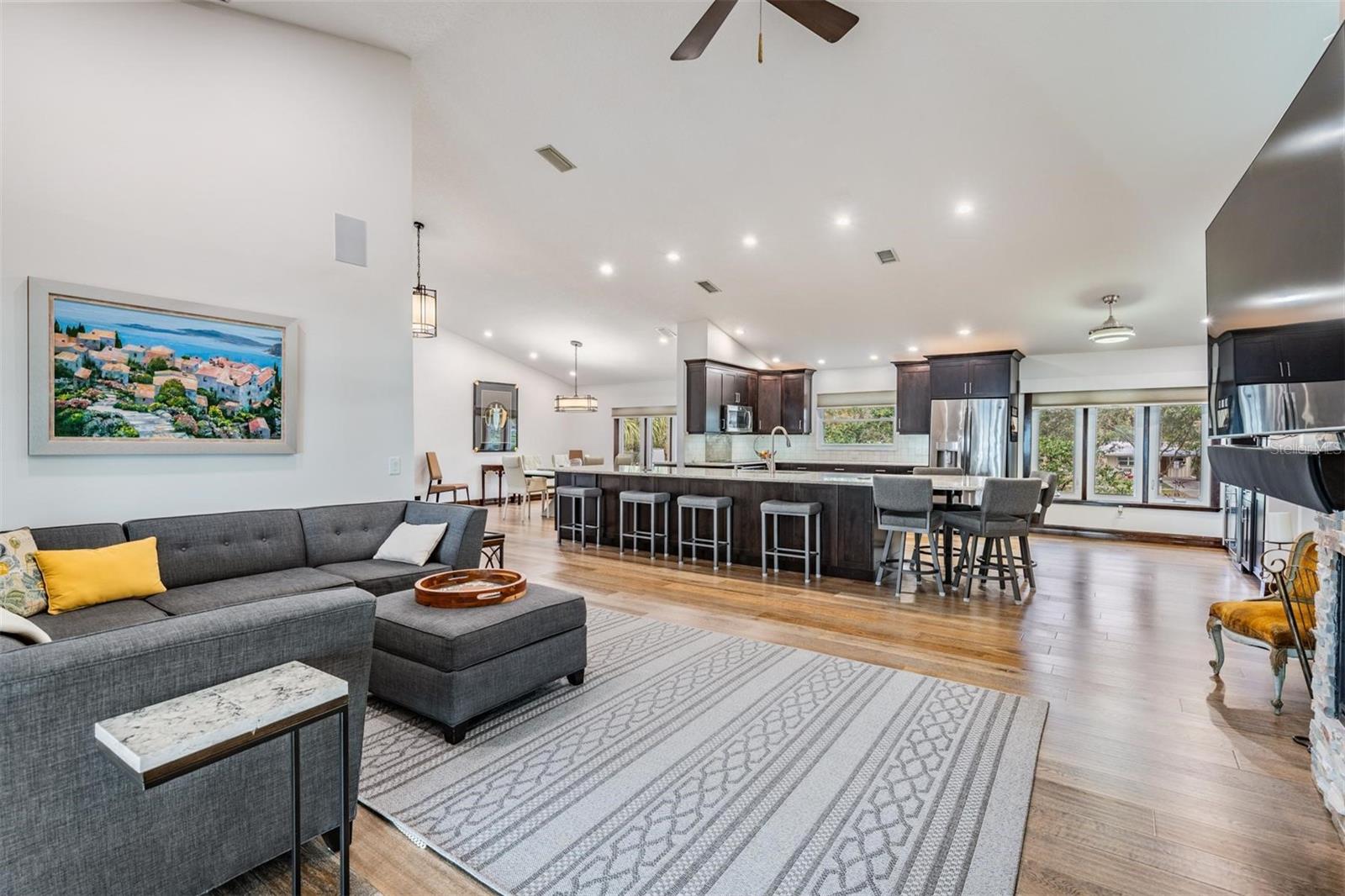 314 SHORE DR E, OLDSMAR, FL, 34677
