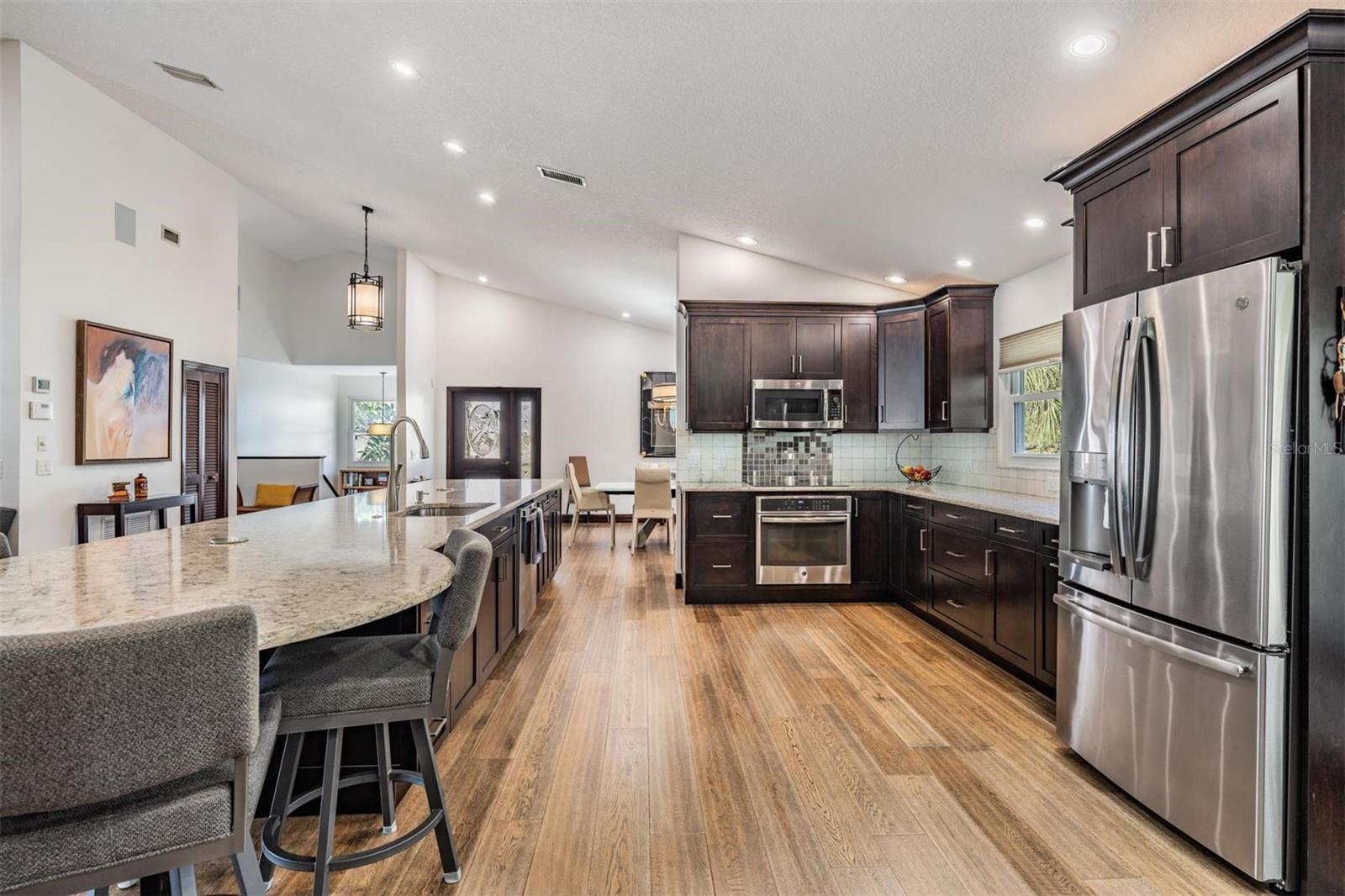 314 SHORE DR E, OLDSMAR, FL, 34677
